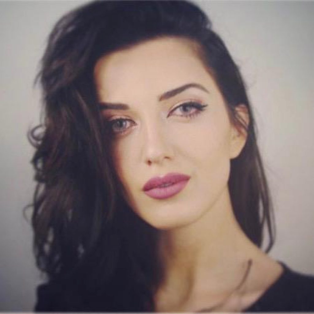 Ravesa Bajo - Bio Photo
